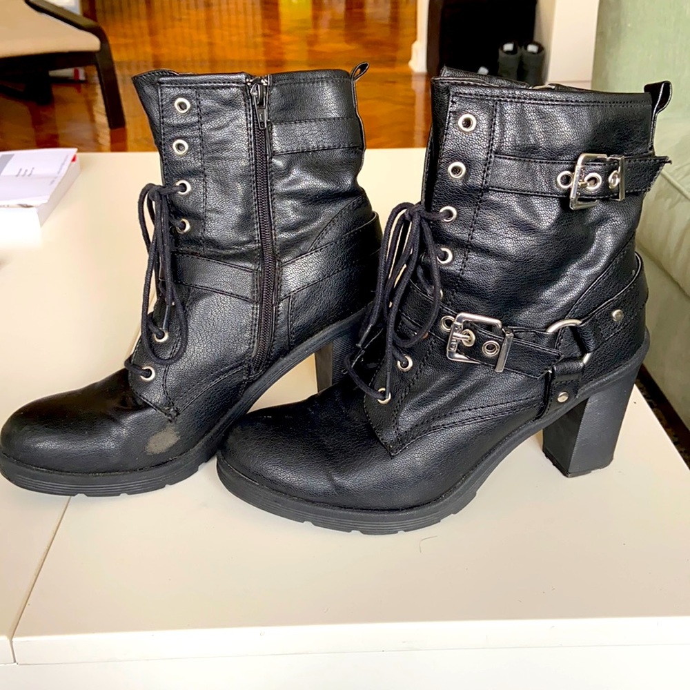 Size 11 Guess Black faux leather zipper boots mid heel